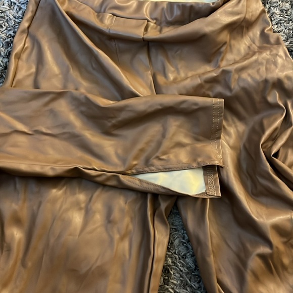 PRETTYLITTLETHING duo plus 1 bundle. - Picture 7 of 13